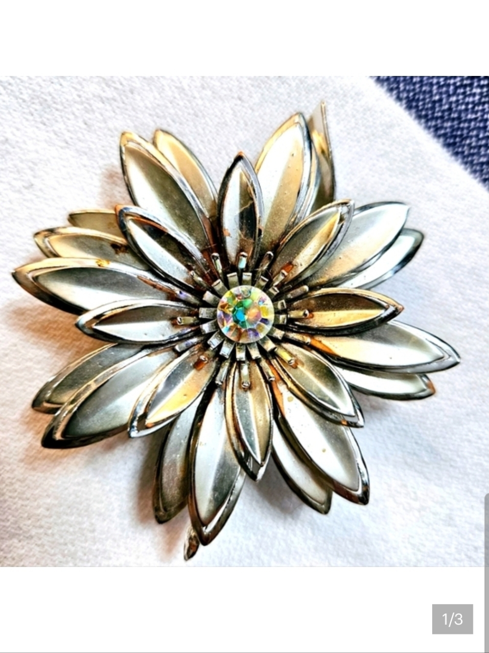 Vintage 1960s Silver Toned Flower Brooch With Iridescent Jewel